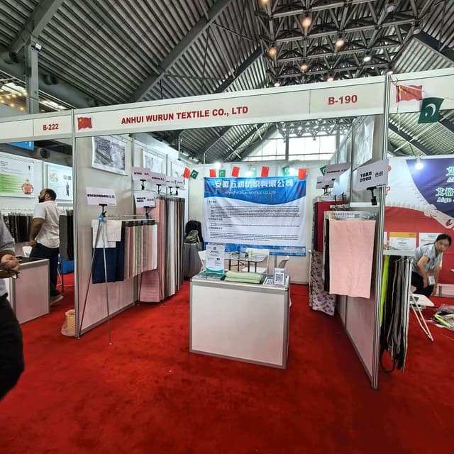 展会期间,B-190 展位前人来人往,客流始终不断
